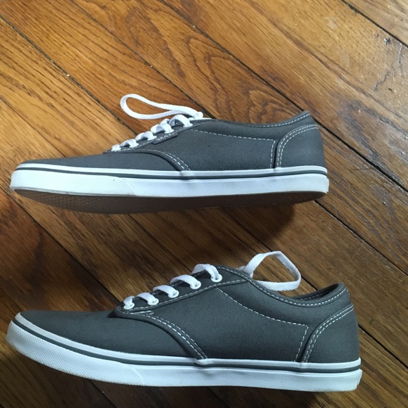 VANS NEVER WORN! NWOT - Picture 3 of 7